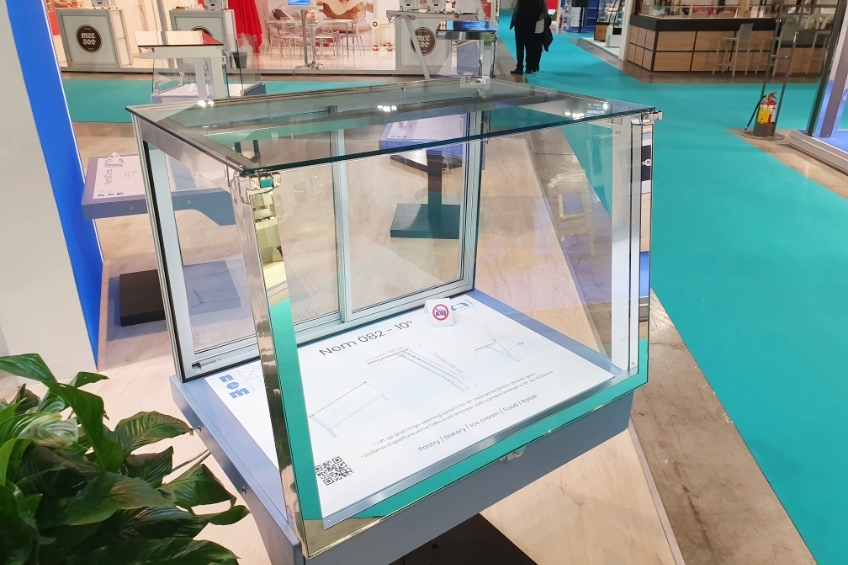 Professional lift up opening for flat linear glasses - NEM 084 - 1