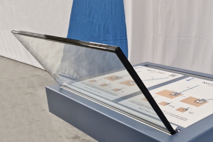 NEM 053 - Self-standing tilt down opening system for single and double glass panels - 7