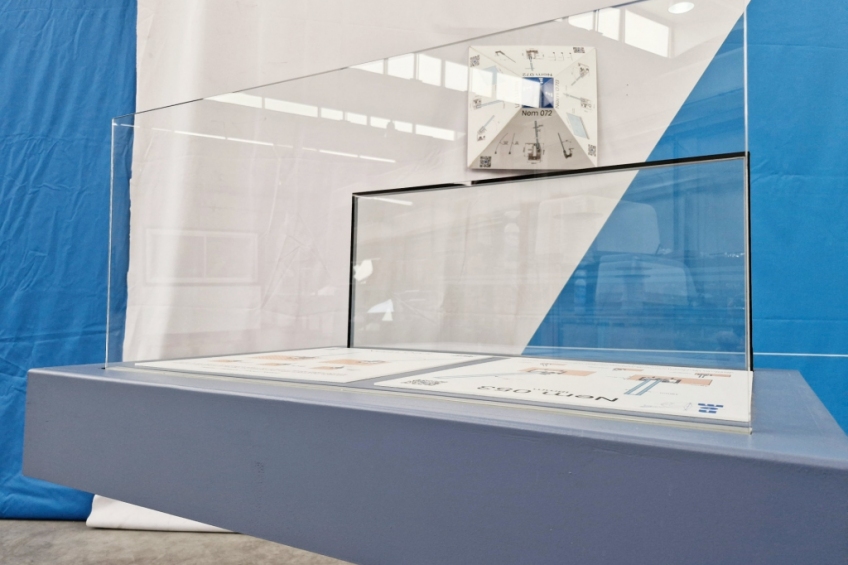 NEM 053 - Self-standing tilt down opening system for single and double glass panels - 3